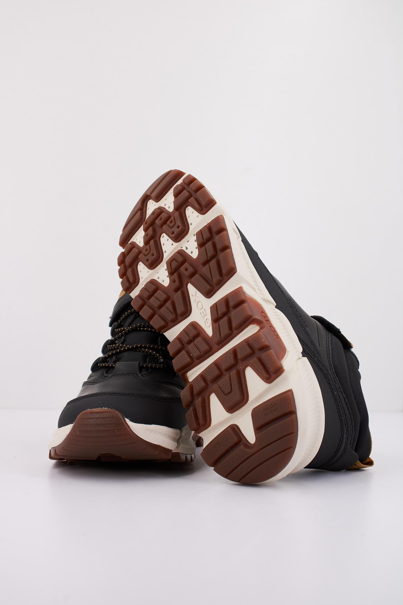 GEOX J FLEXYPER PLUS BABX G en color NEGRO (5)
