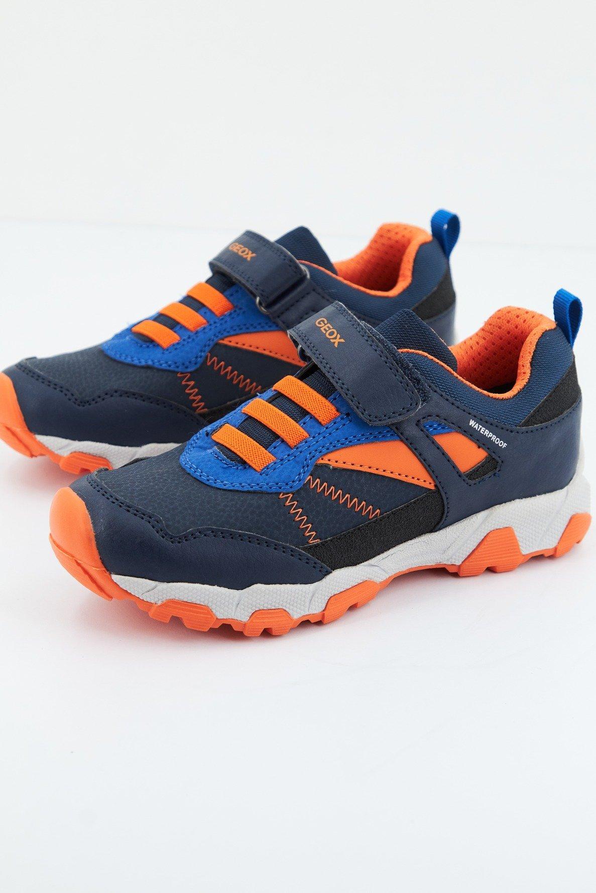 GEOX J MAGNETAR BOY WPF A en color AZUL (2)
