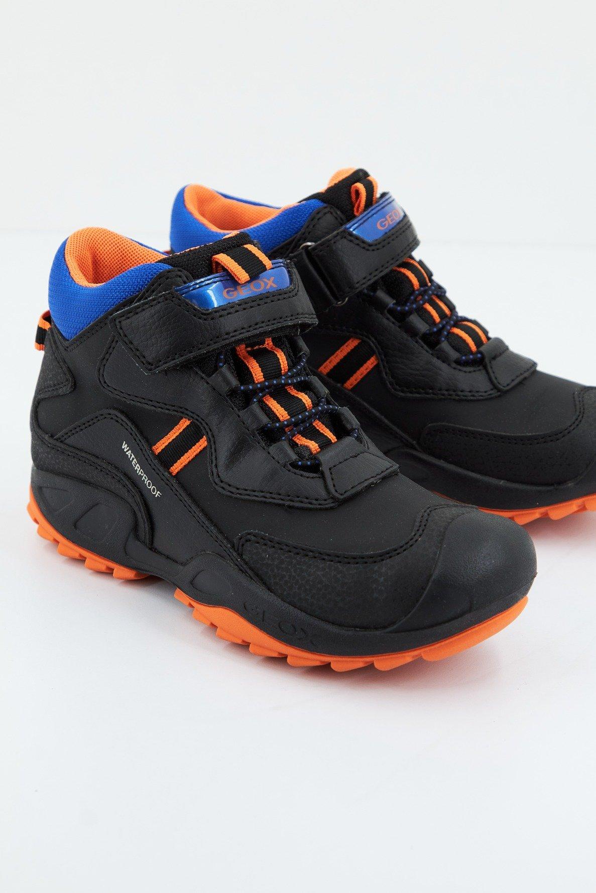 GEOX J N.SAVAGE B. en color NEGRO (2)