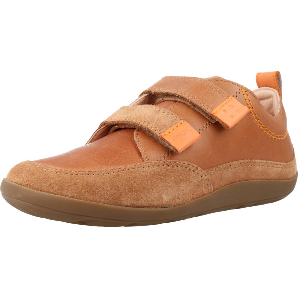 GEOX J BAREFEEL BOY en color MARRON CLARO (1)