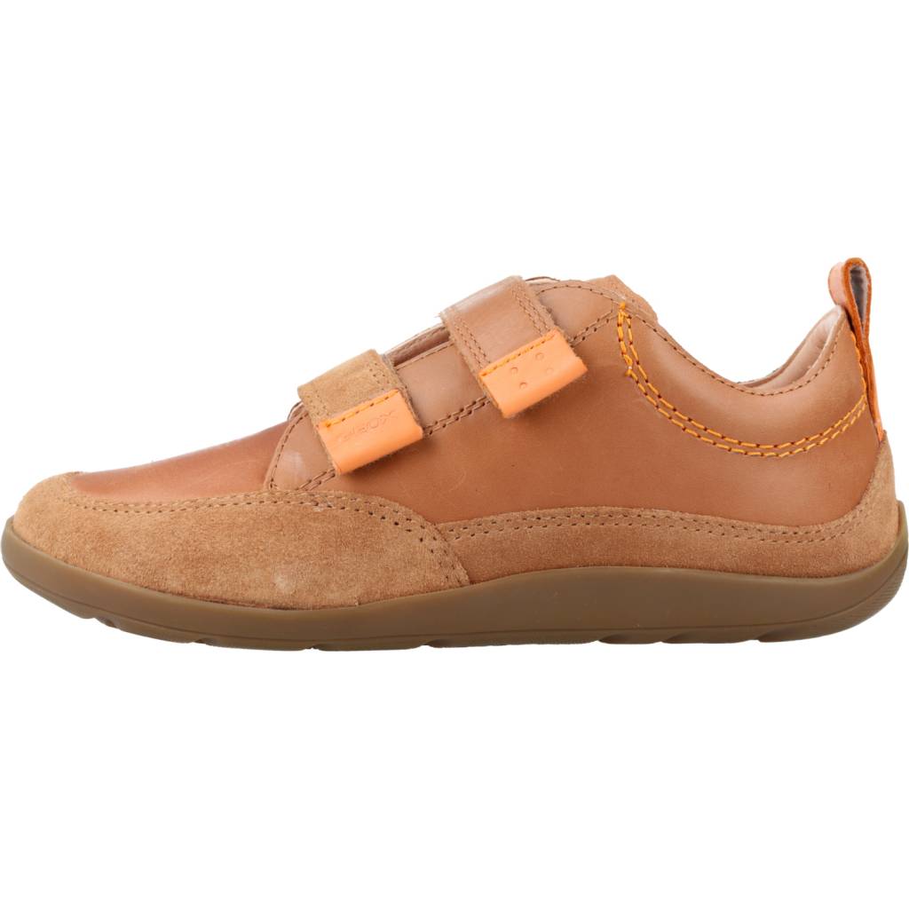 GEOX J BAREFEEL BOY en color MARRON CLARO (2)