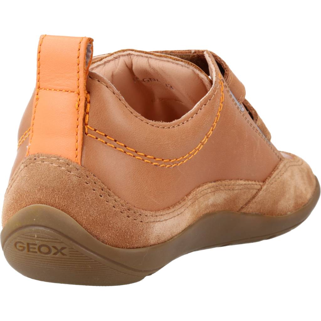 GEOX J BAREFEEL BOY en color MARRON CLARO (3)