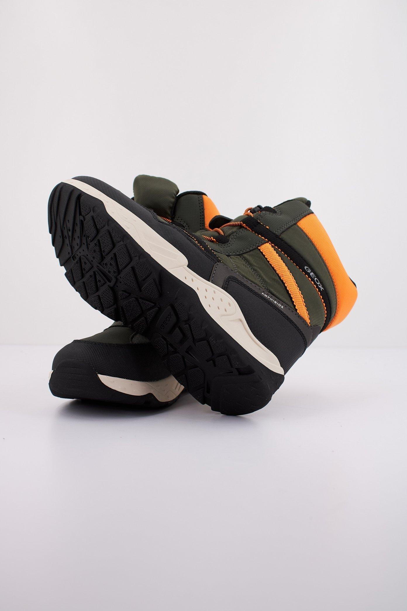 GEOX J SENTIERO BOY B ABX en color VERDE (5)