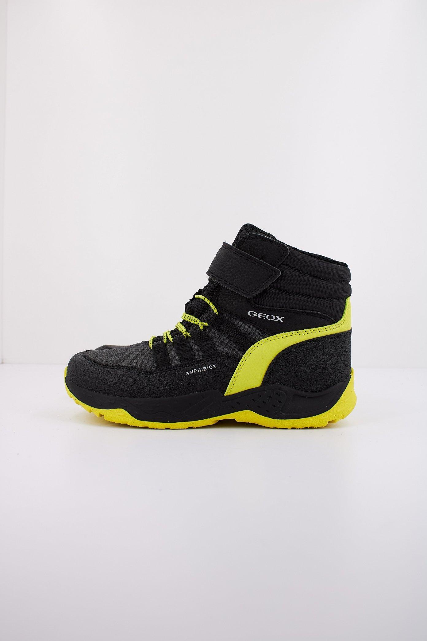 GEOX J SENTIERO BOY B ABX en color NEGRO (1)