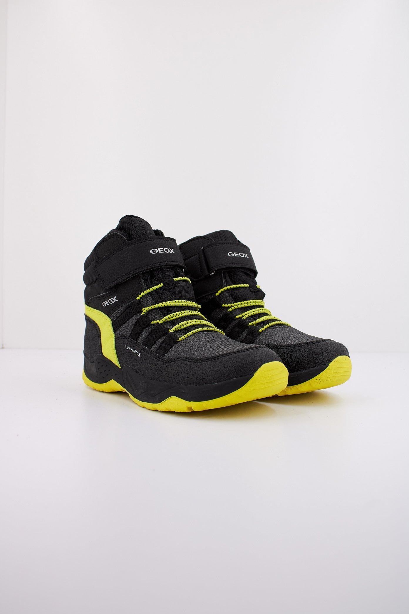 GEOX J SENTIERO BOY B ABX en color NEGRO (2)