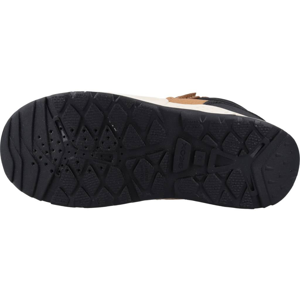 GEOX J SENTIERO BOY B ABX en color MARRON (6)