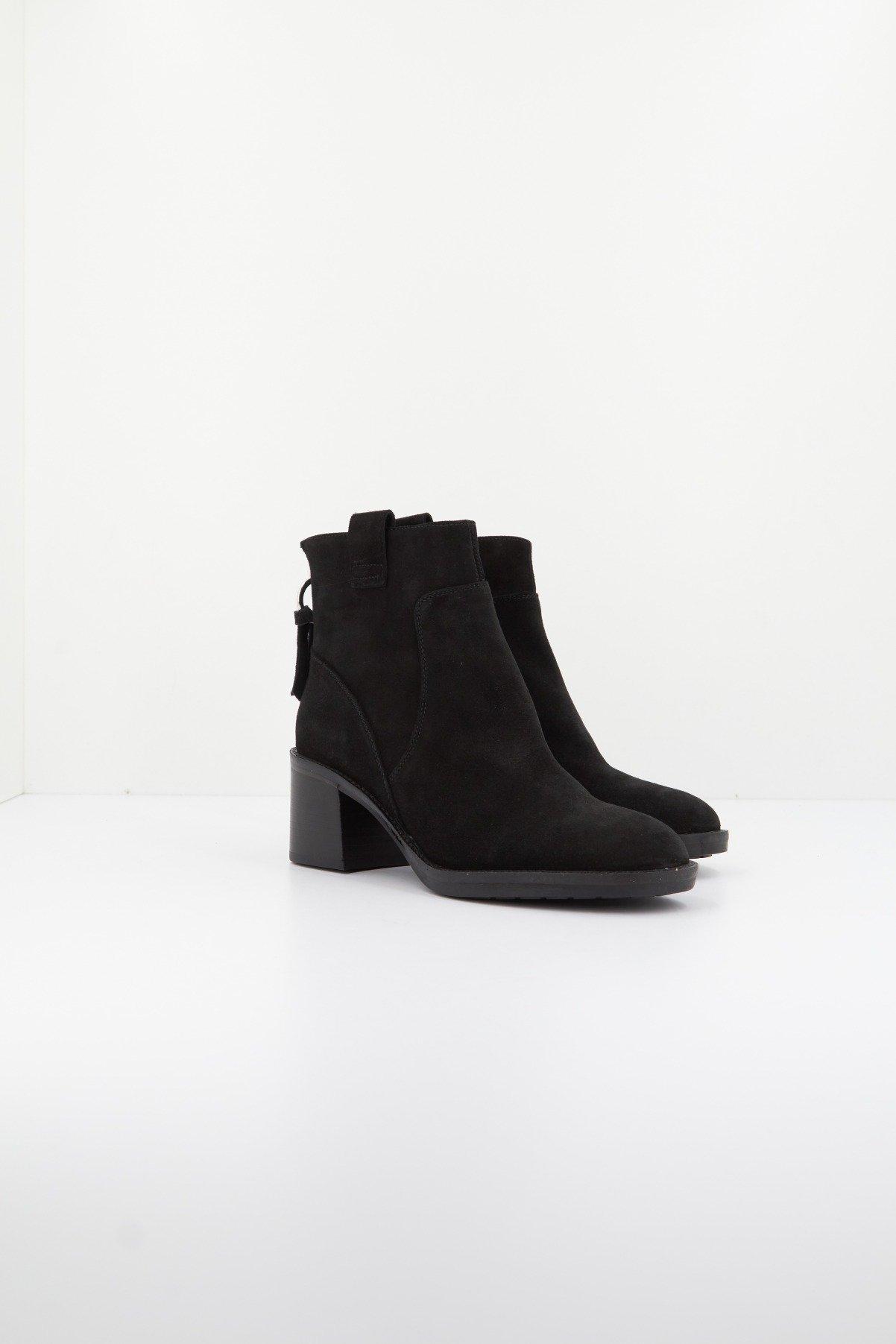 GEOX D GUILILA E - SUEDE en color NEGRO (2)
