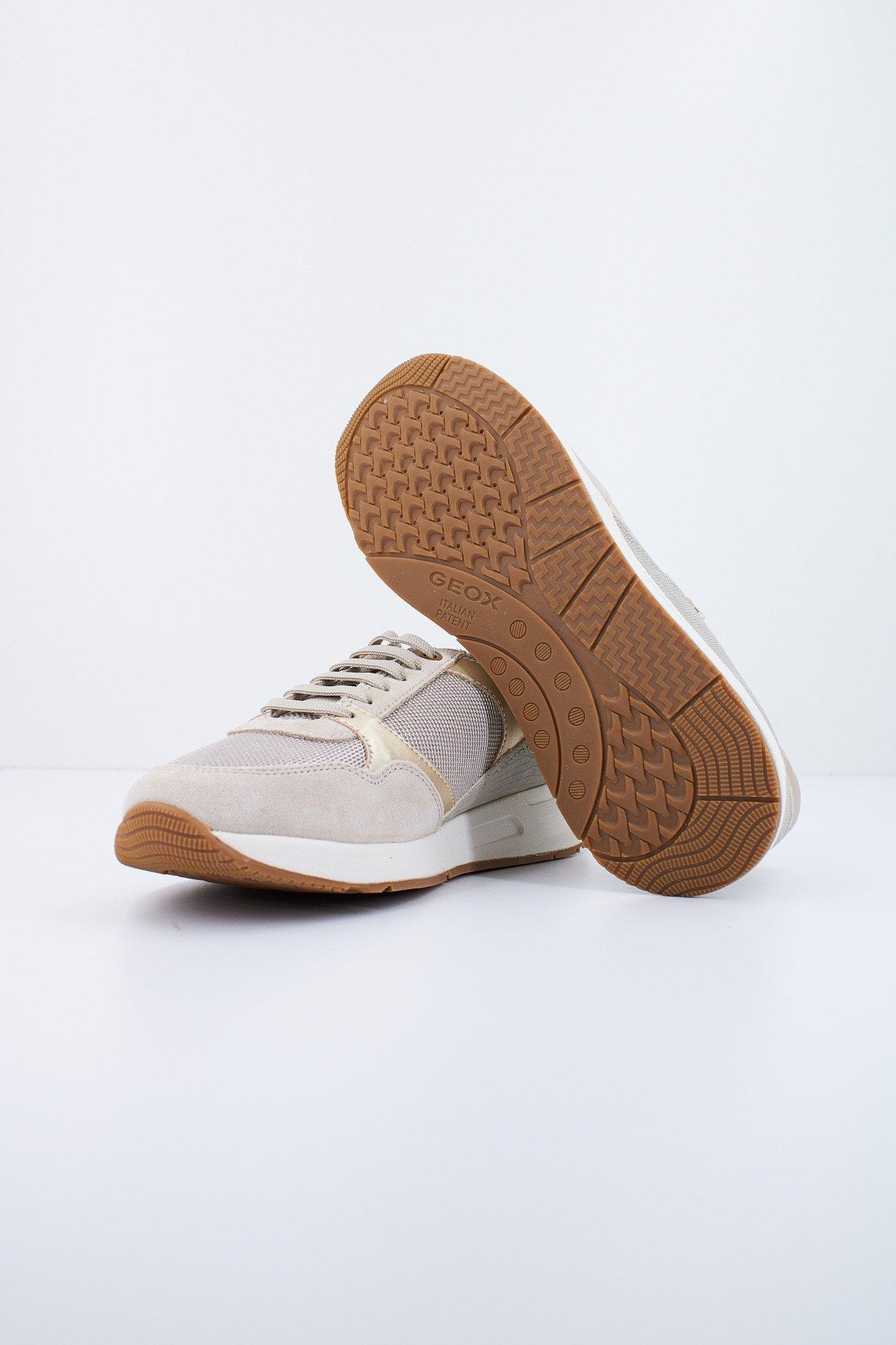 GEOX D BLUMYA B en color MARRON (4)