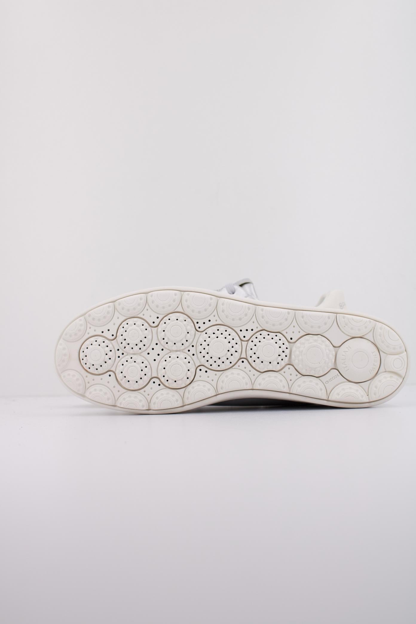 GEOX D SPHERICA ECUB- en color PLATA (5)