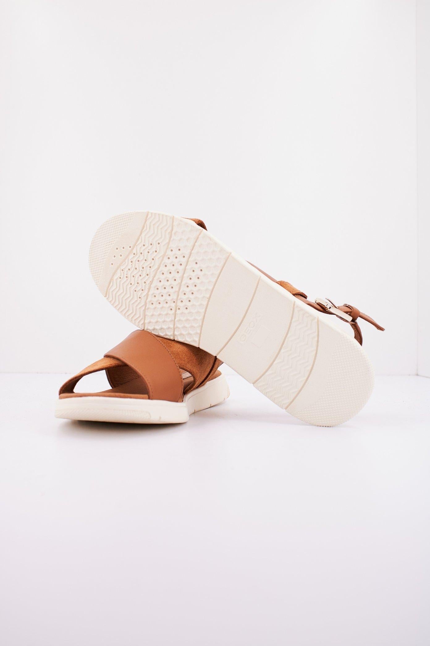 GEOX D DANDRA B en color MARRON (4)