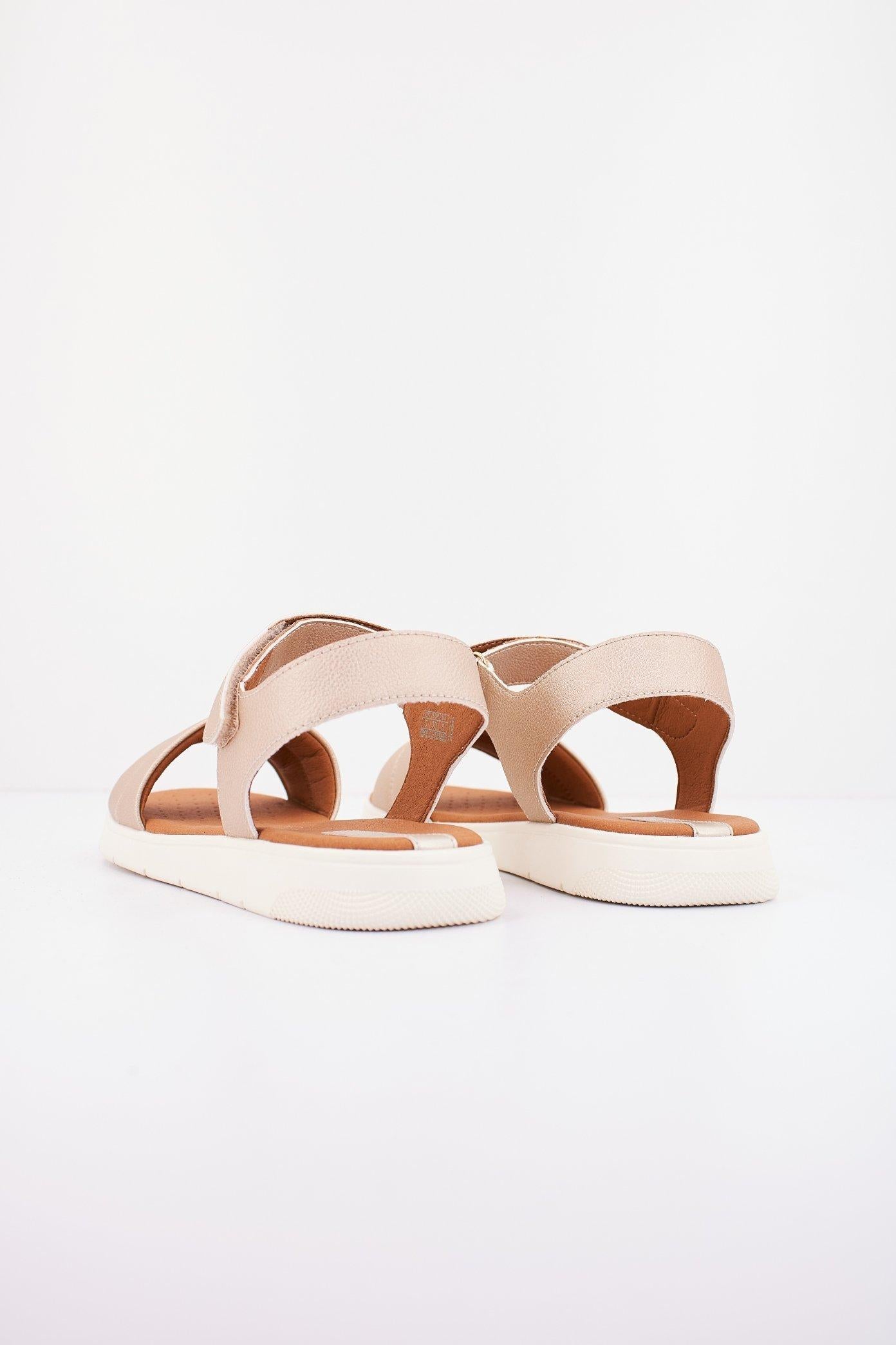 GEOX D DANDRA C en color ORO (3)