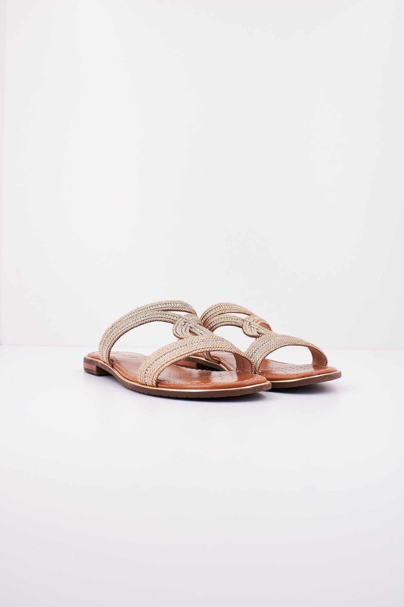 GEOX D SOZY PLUS D en color ORO (2)