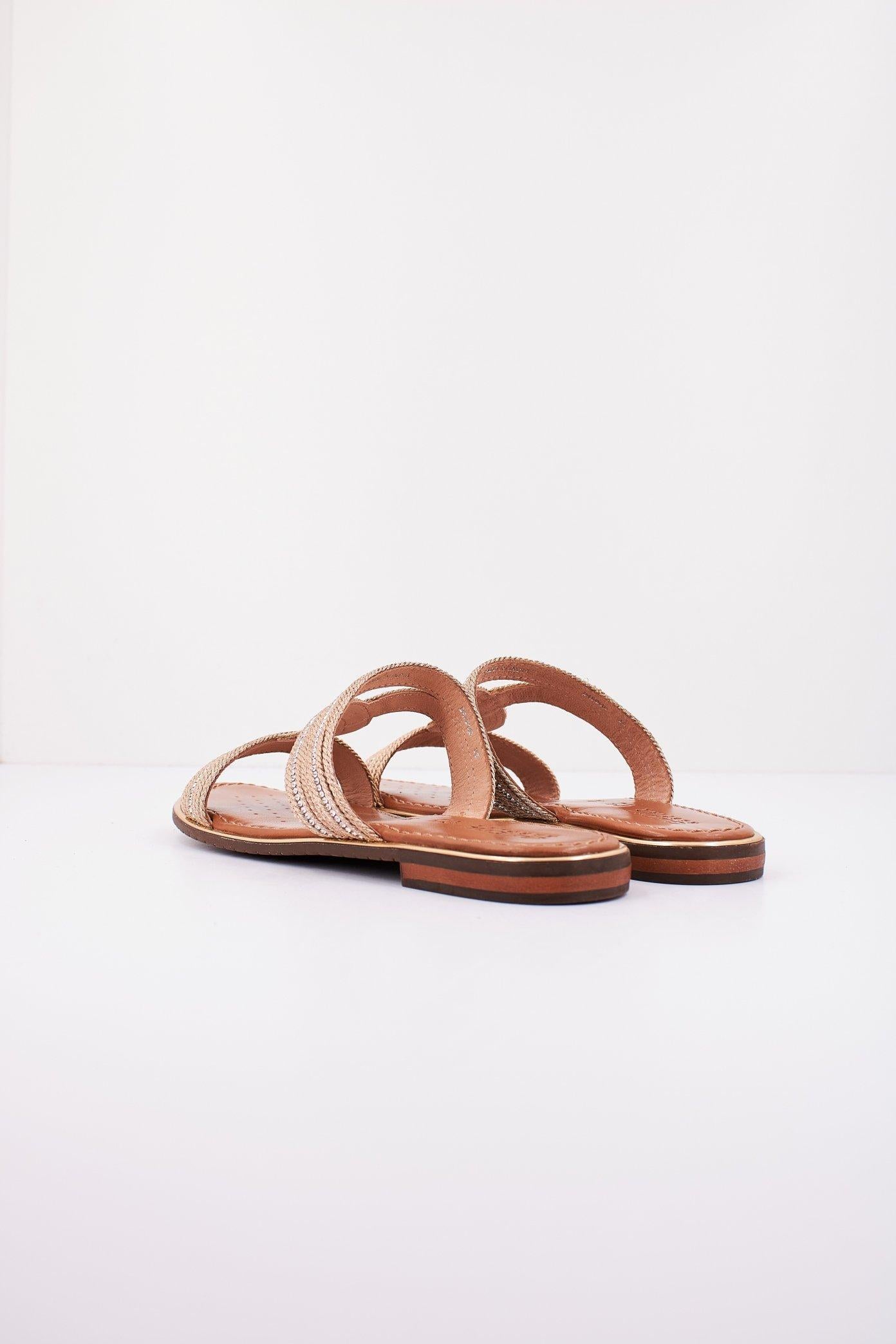 GEOX D SOZY PLUS D en color ORO (3)