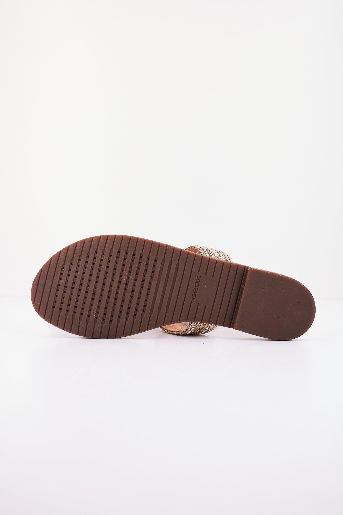 GEOX D SOZY PLUS D en color ORO (4)