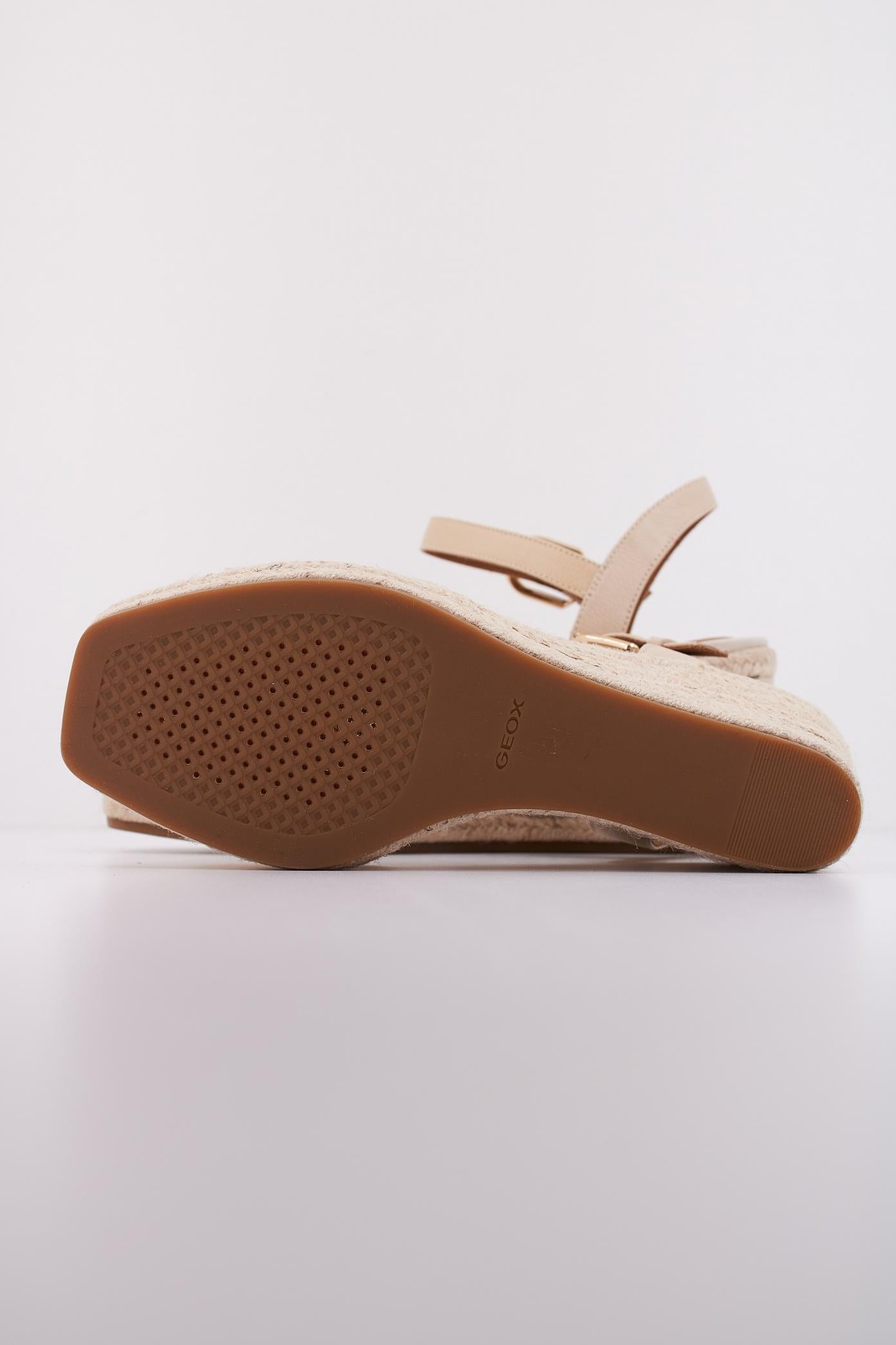 GEOX D PANARES C - TUMB.LEA en color MARRON CLARO (5)