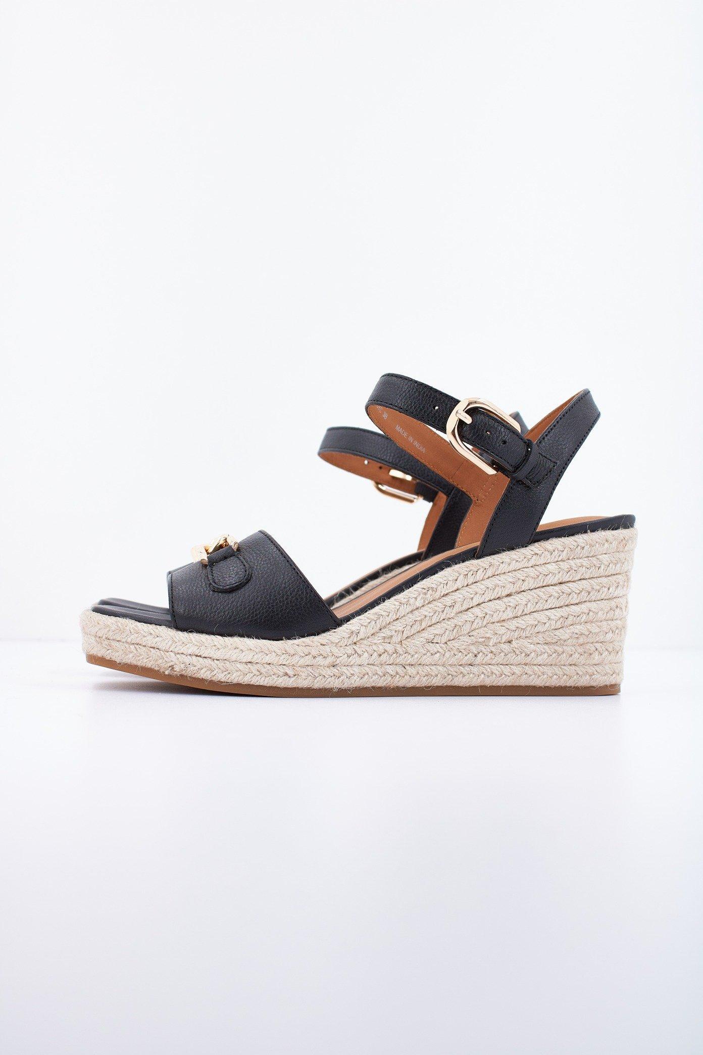 GEOX D PANARES C - TUMB.LEA en color NEGRO (1)
