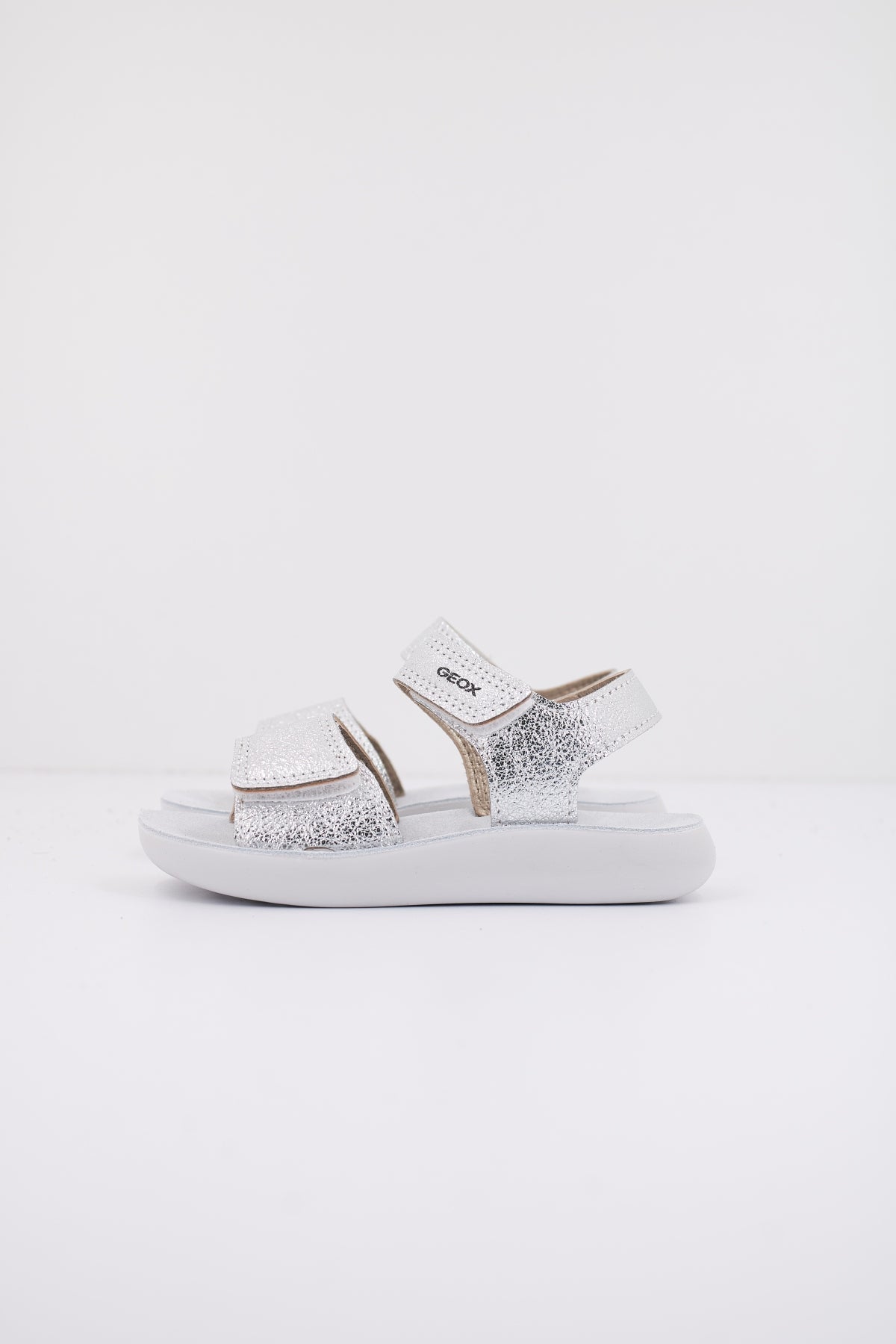 GEOX B SANDAL LIGHTFLOPPY en color PLATA (1)