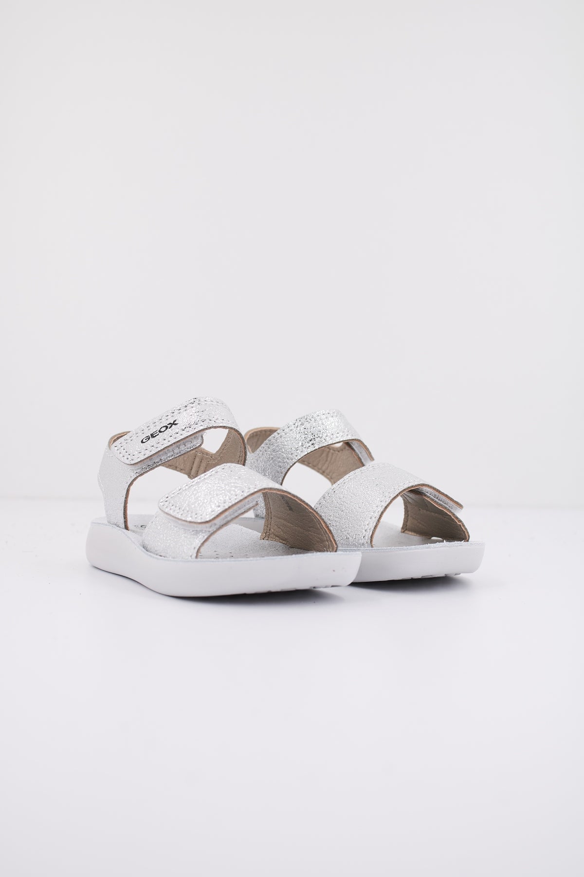 GEOX B SANDAL LIGHTFLOPPY en color PLATA (2)