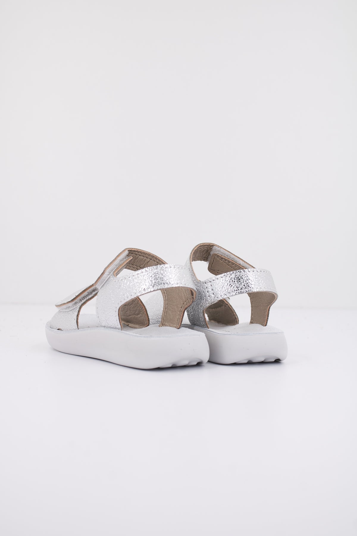 GEOX B SANDAL LIGHTFLOPPY en color PLATA (3)