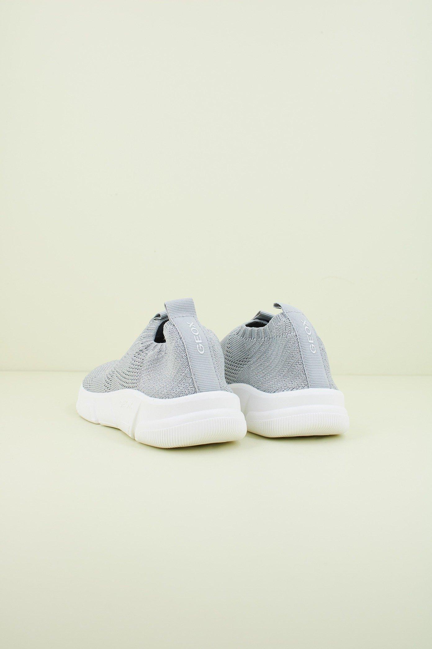 GEOX J ARIL GIRL en color PLATA (3)