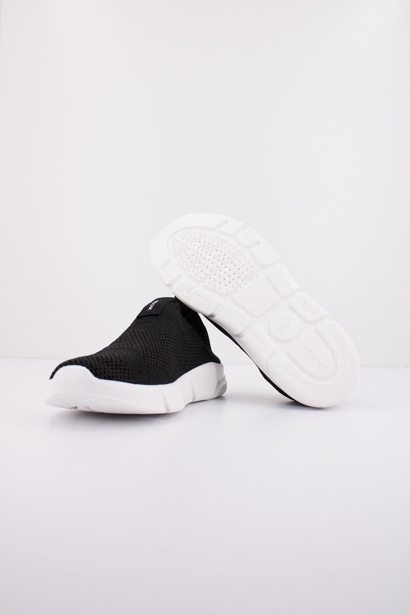GEOX J ARIL GIRL en color NEGRO (4)