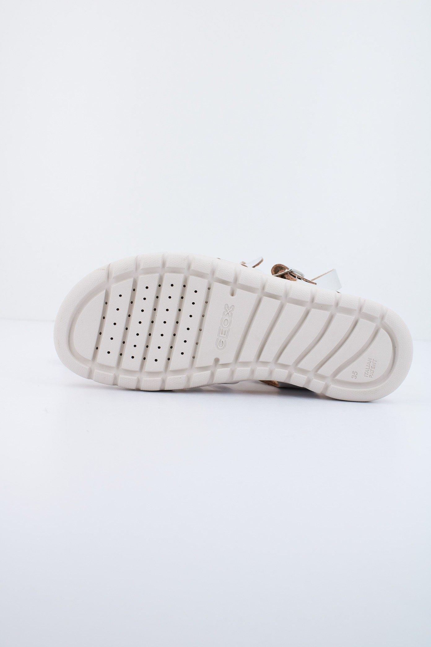 GEOX J S. SOLEIMA G.B - METAL.LEA en color PLATA (4)