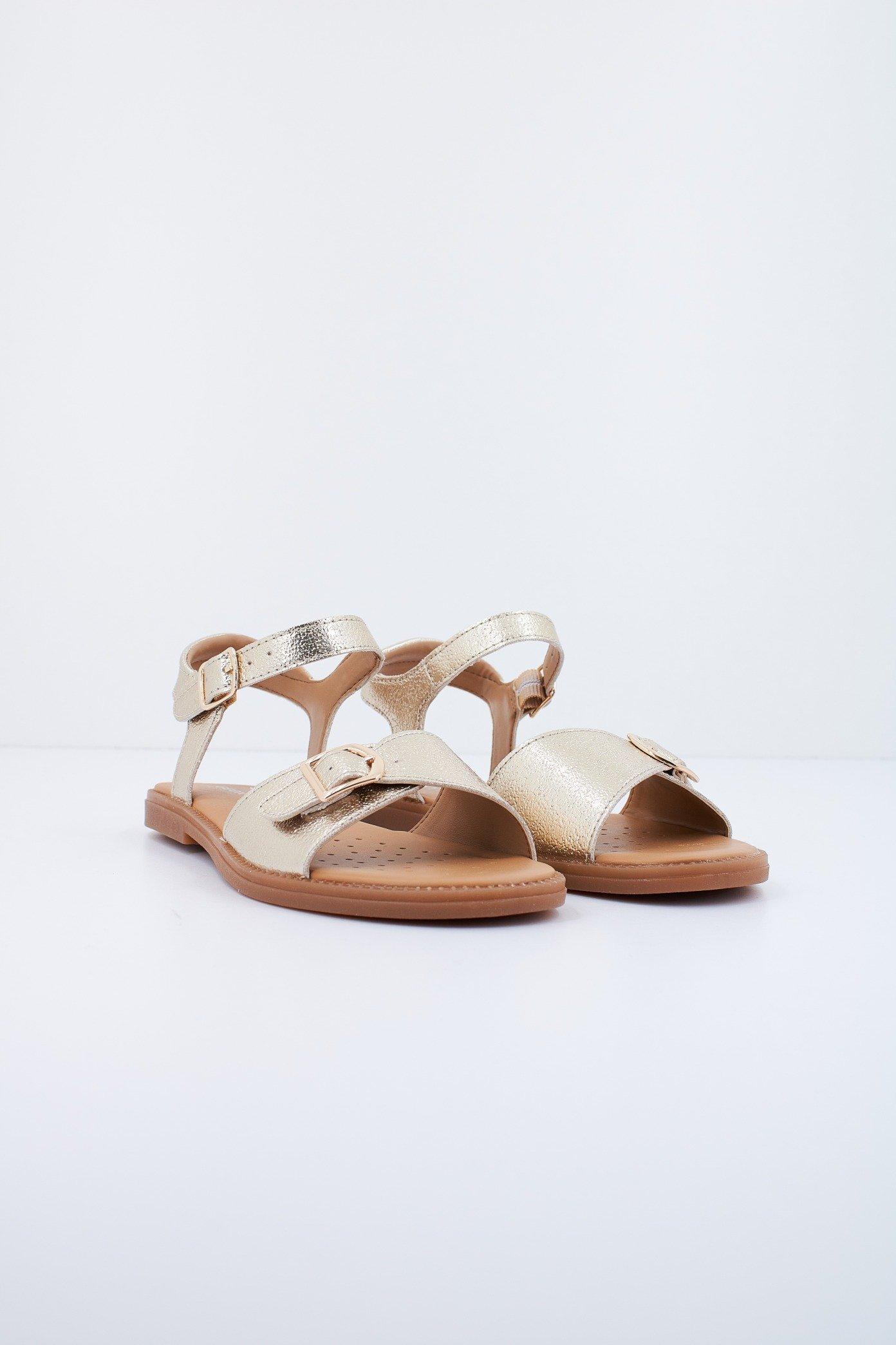GEOX J S KARLY G en color ORO (2)