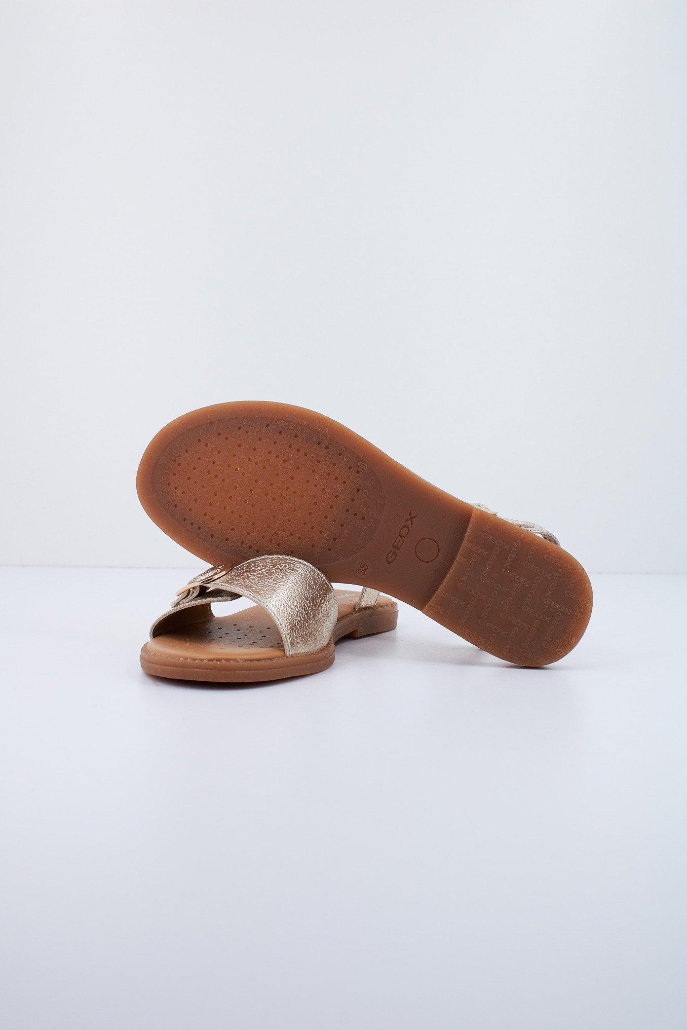 GEOX J S KARLY G en color ORO (4)