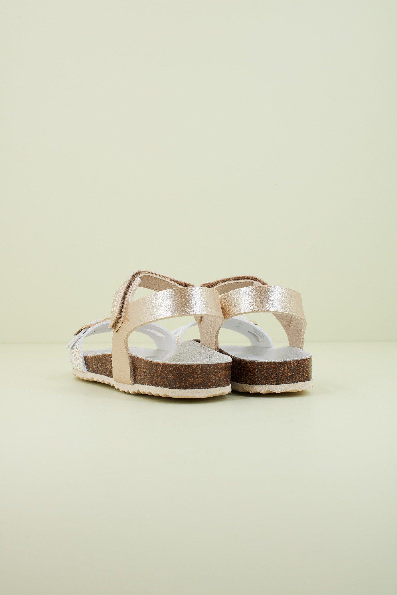GEOX J ADRIEL G. C en color ORO (3)