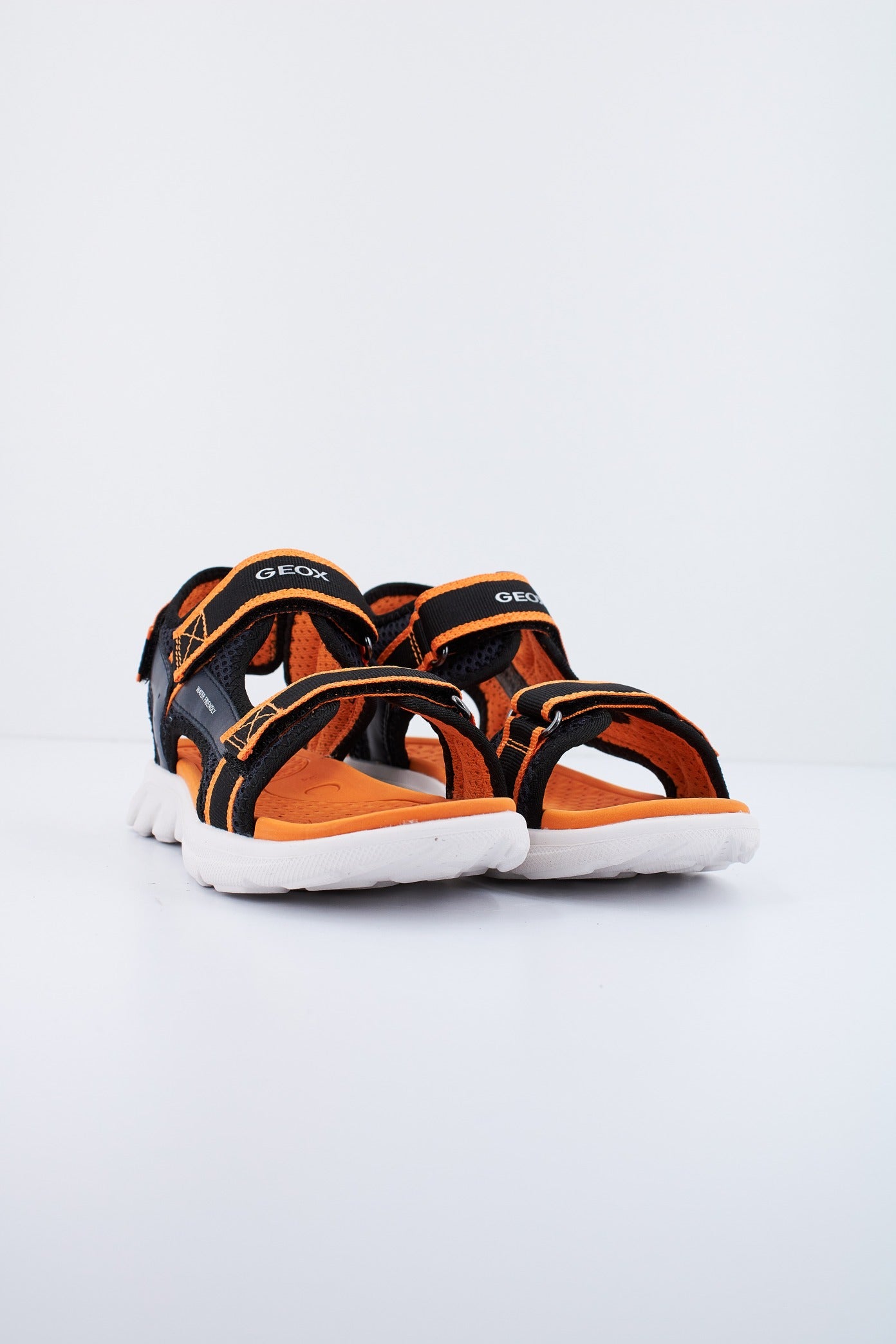 GEOX J SANDAL AIRADYUM B en color NEGRO (2)