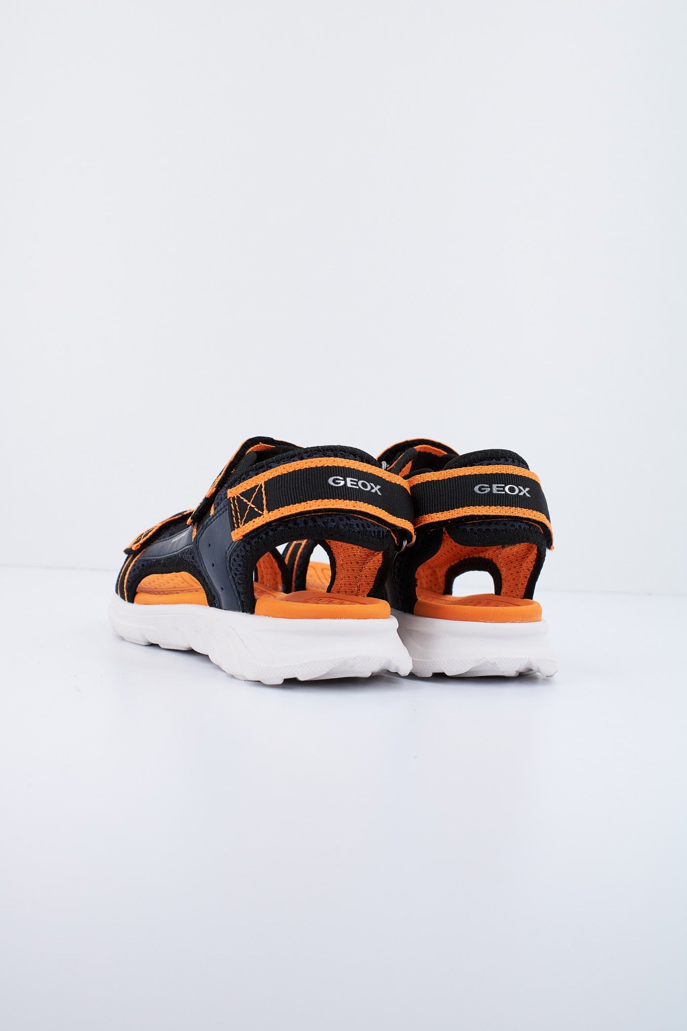 GEOX J SANDAL AIRADYUM B en color NEGRO (3)