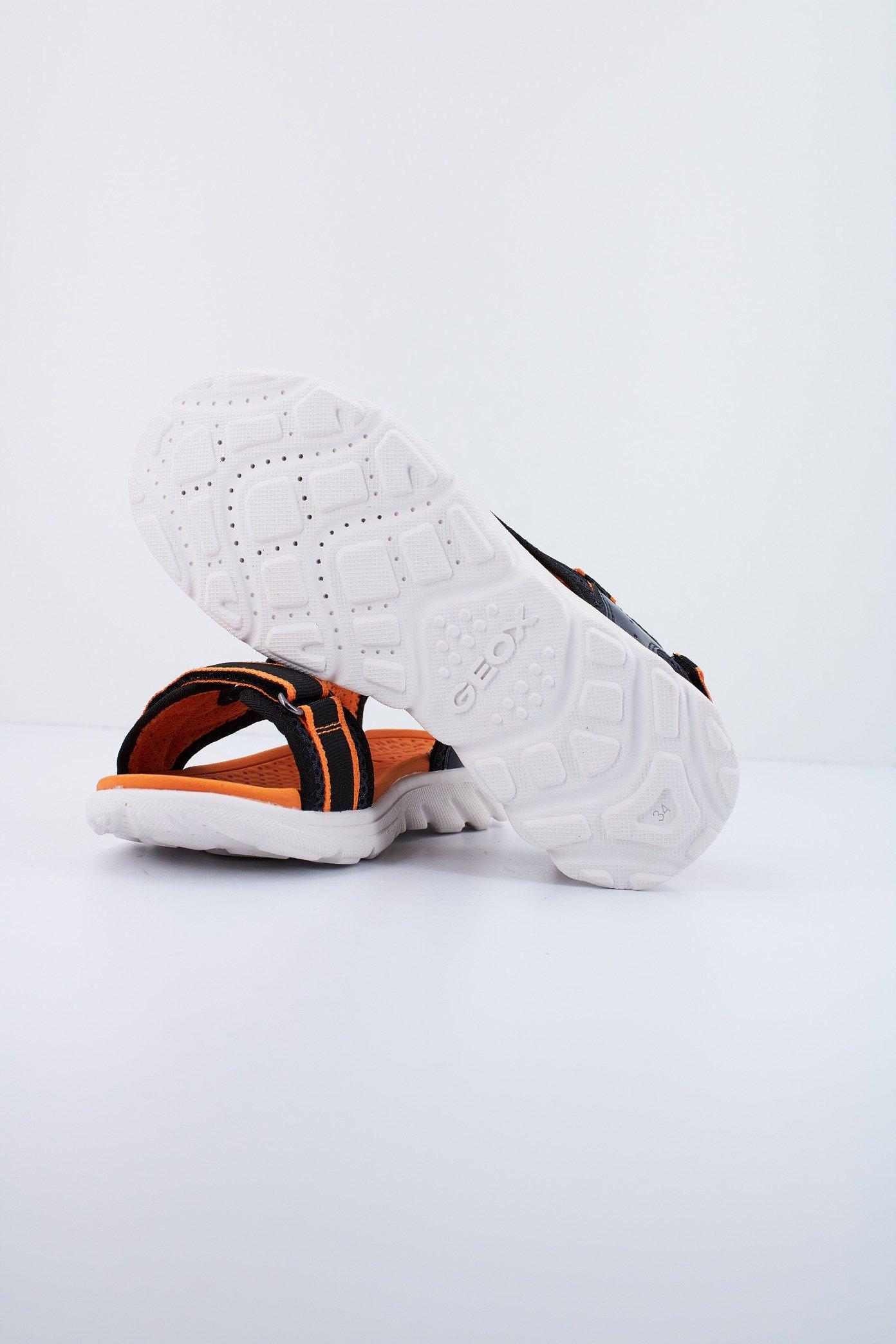 GEOX J SANDAL AIRADYUM B en color NEGRO (4)