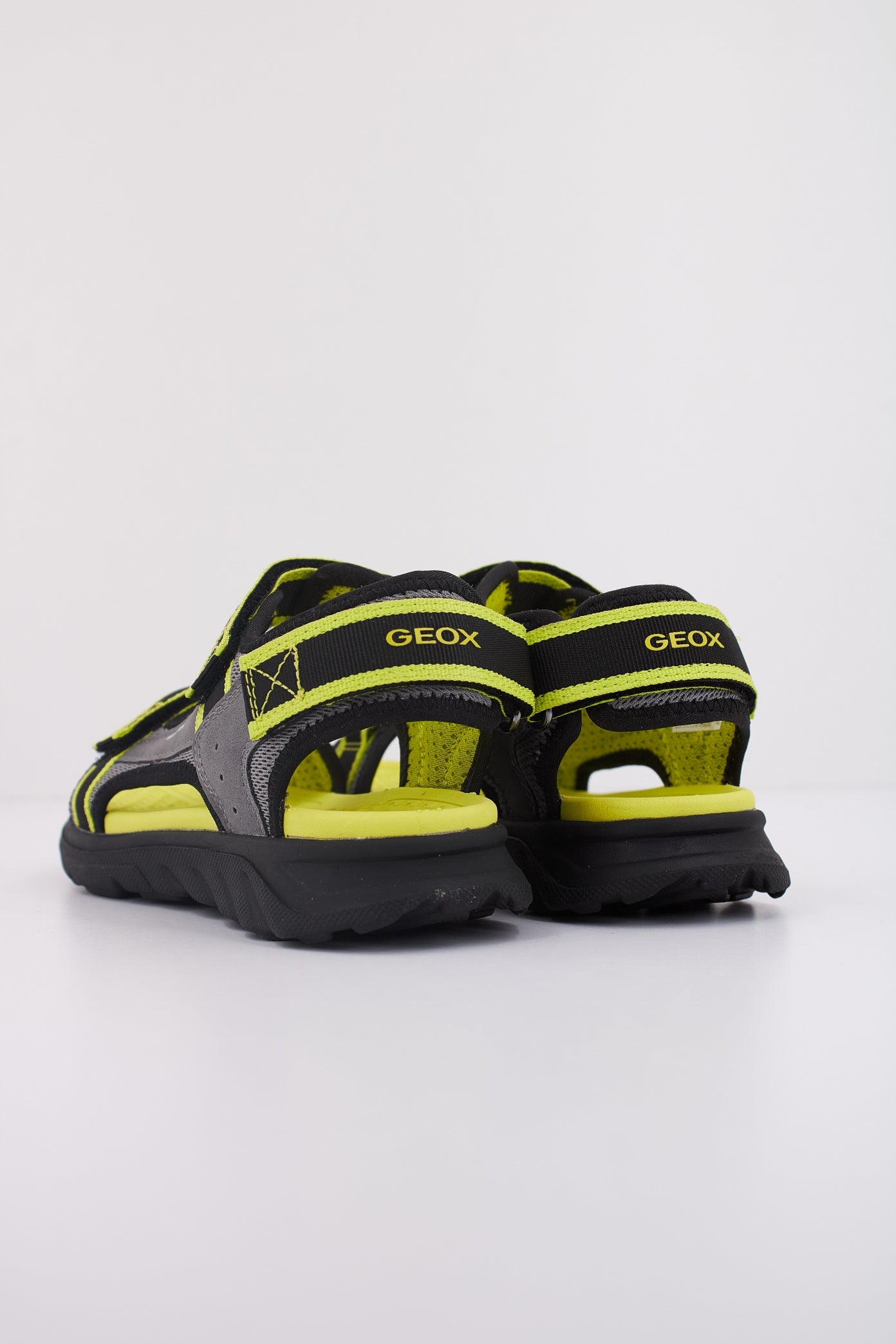 GEOX J SANDAL AIRADYUM B en color NEGRO (4)