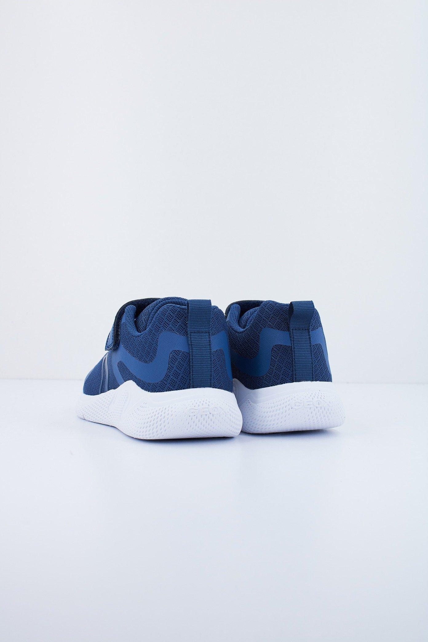 GEOX J SPRINTYE B. A en color AZUL (3)