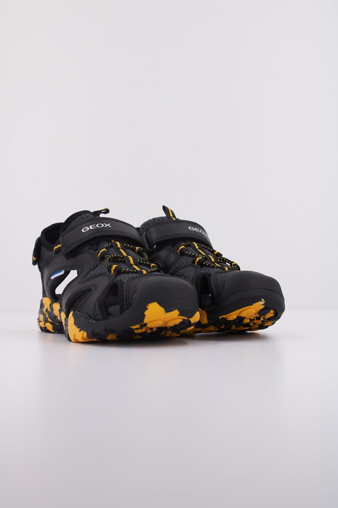 GEOX J BOREALIS B en color NEGRO (2)