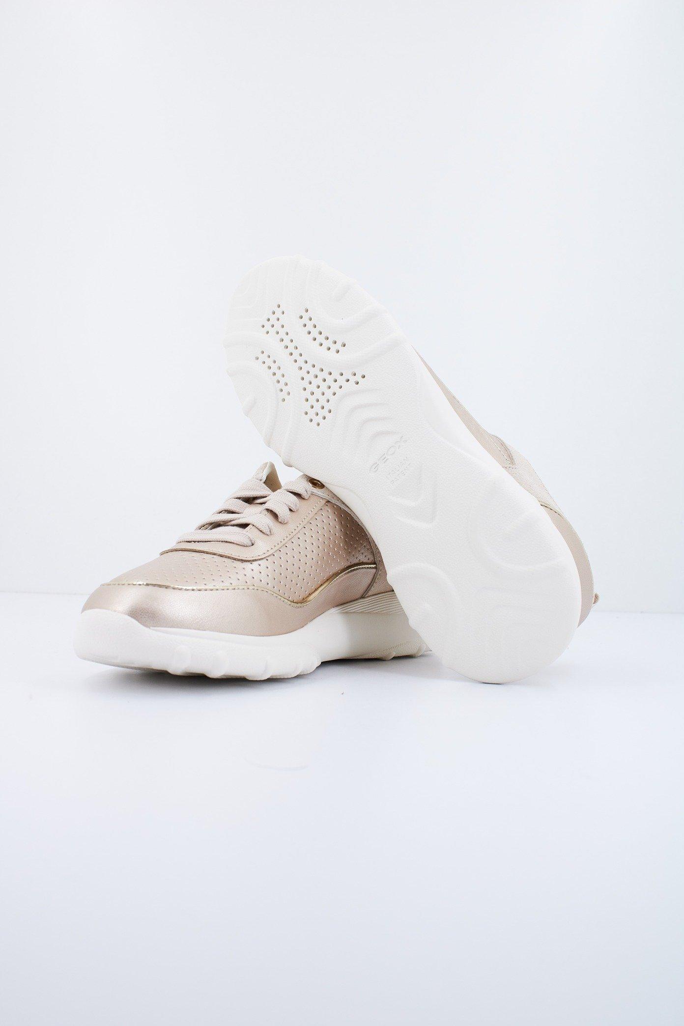 GEOX D ALLENIEE en color ORO (4)