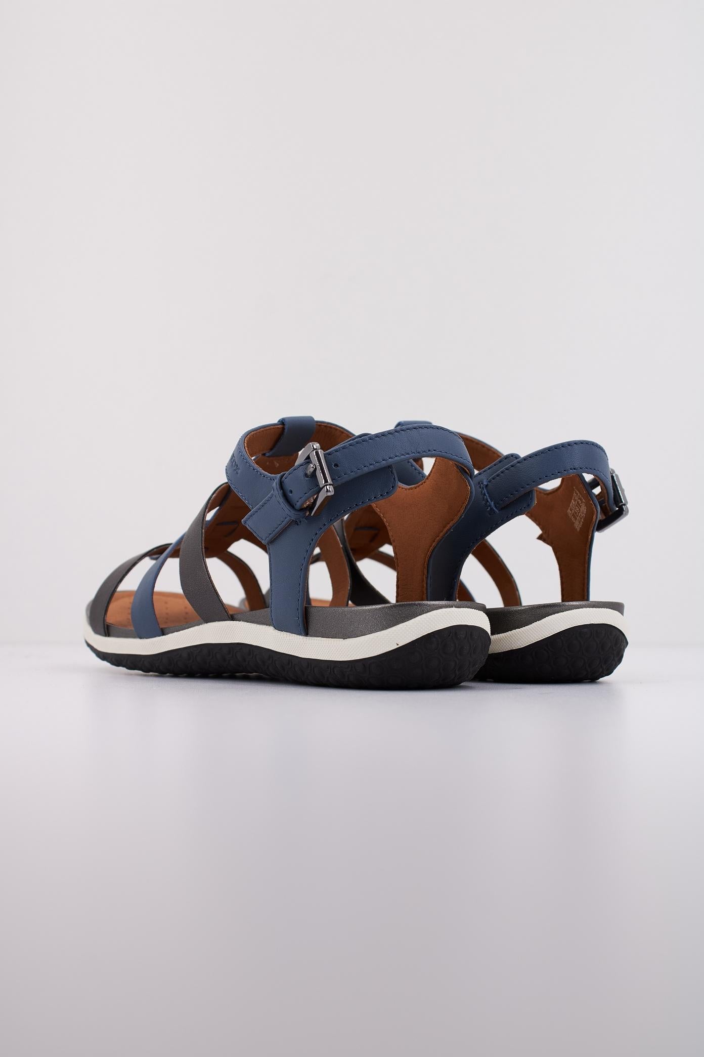 GEOX D SANDAL VEGA en color AZUL (4)
