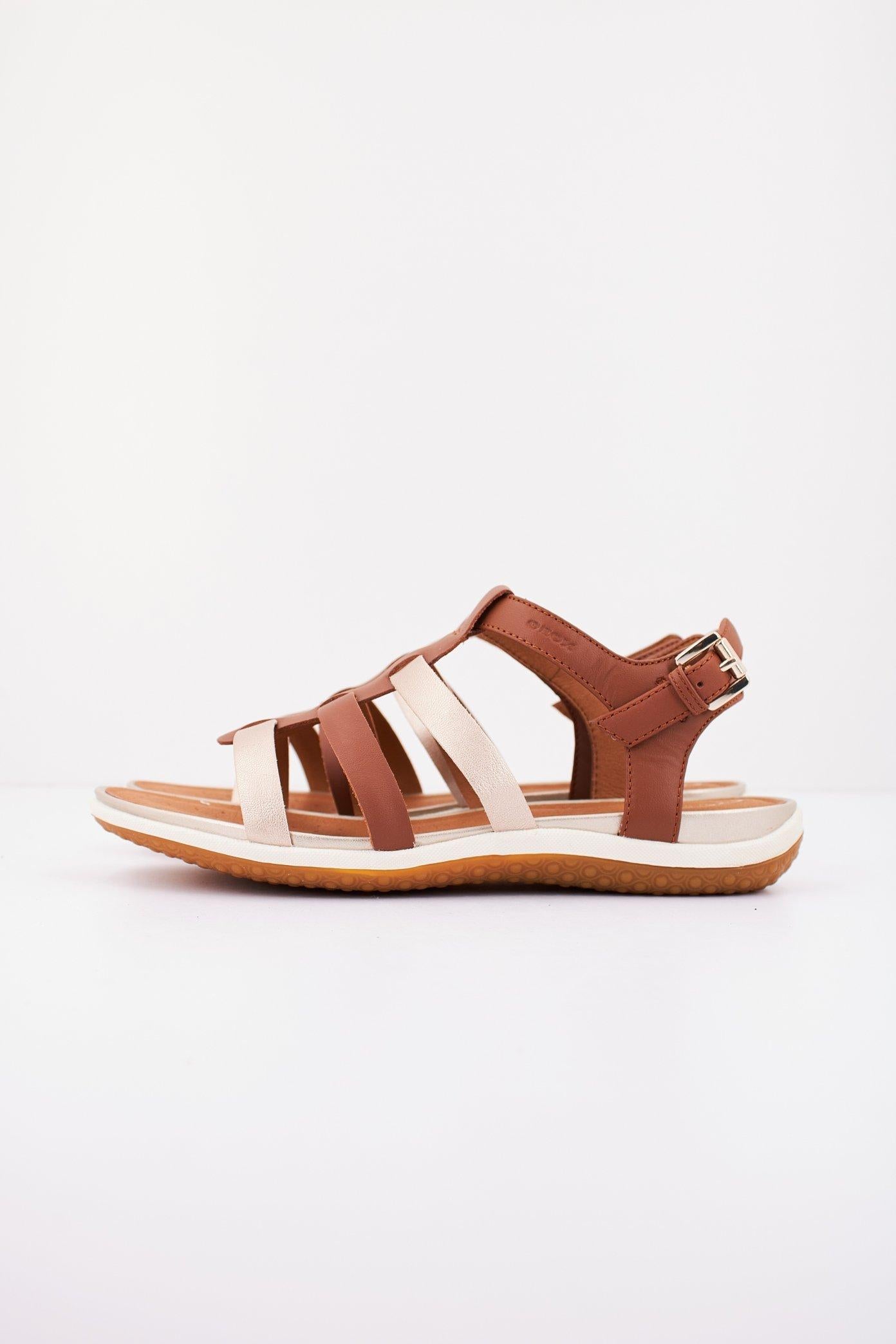 GEOX D SANDAL VEGA en color MARRON (1)