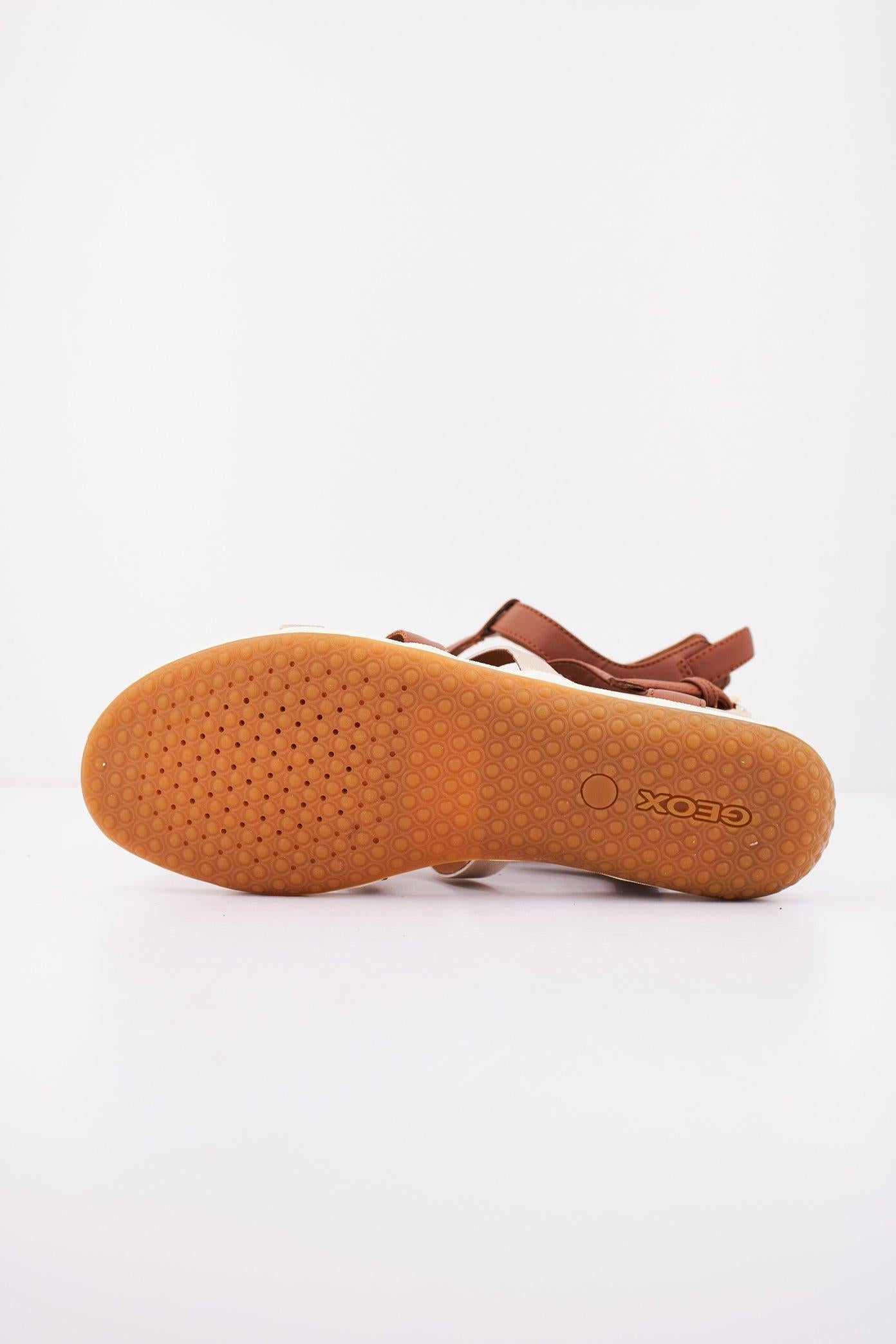 GEOX D SANDAL VEGA en color MARRON (4)