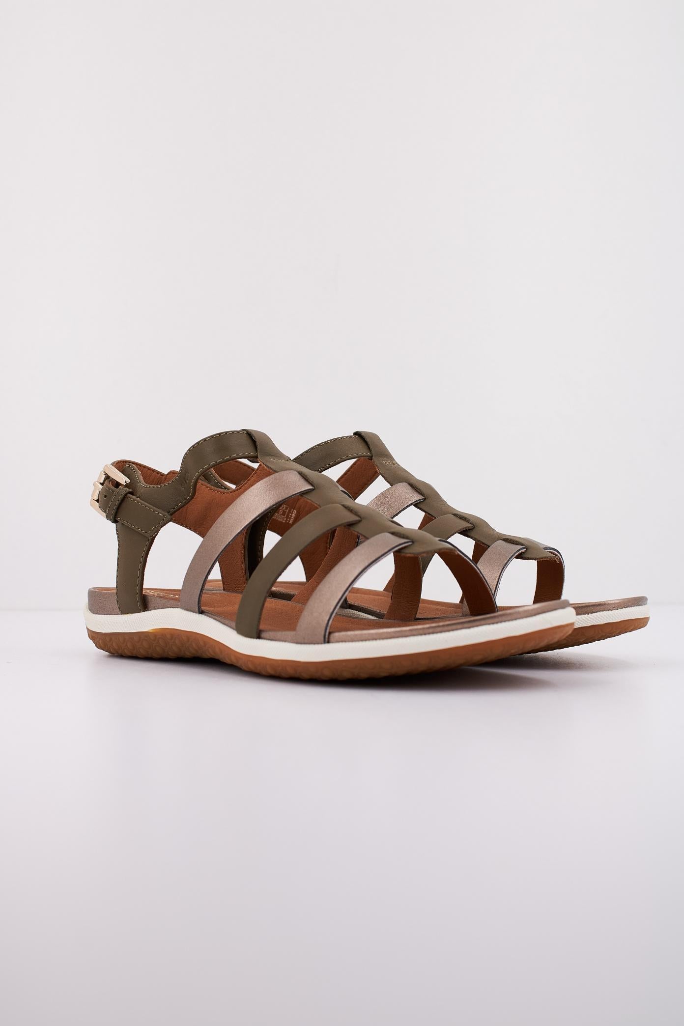 GEOX D SANDAL VEGA en color VERDE (2)
