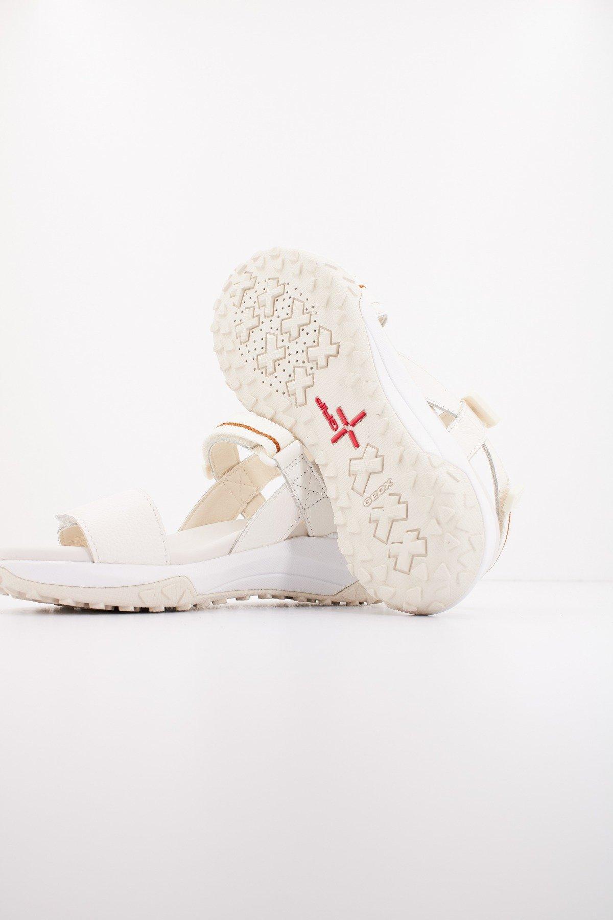 GEOX D SORAPIS + GRIP B en color BLANCO (4)