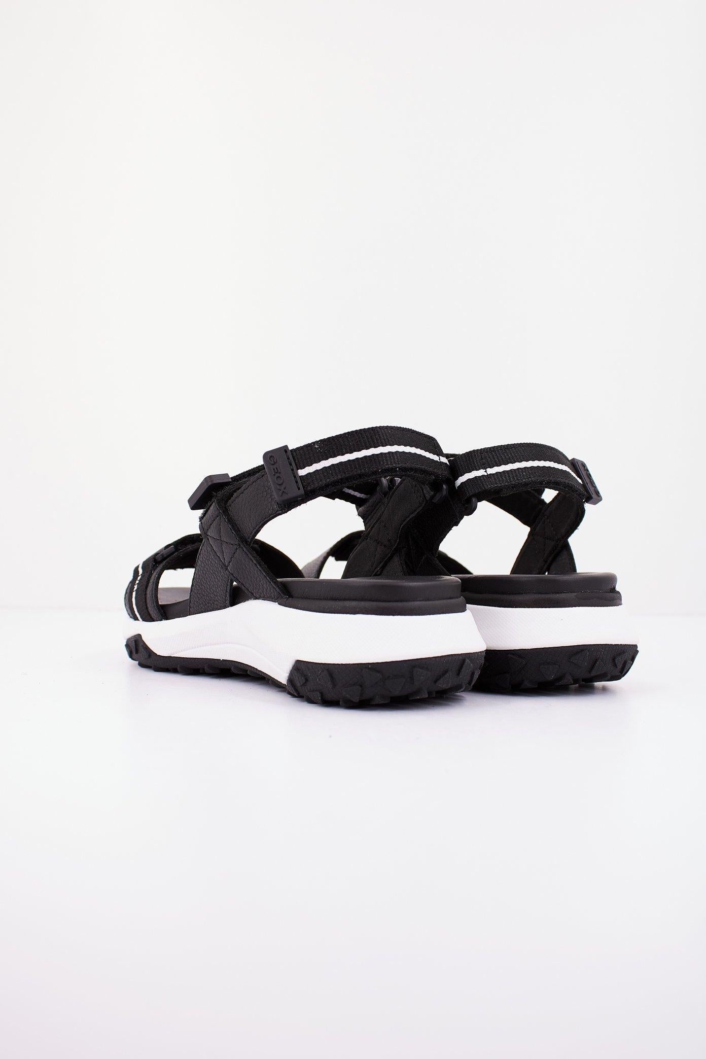 GEOX D SORAPIS + GRIP B en color NEGRO (3)