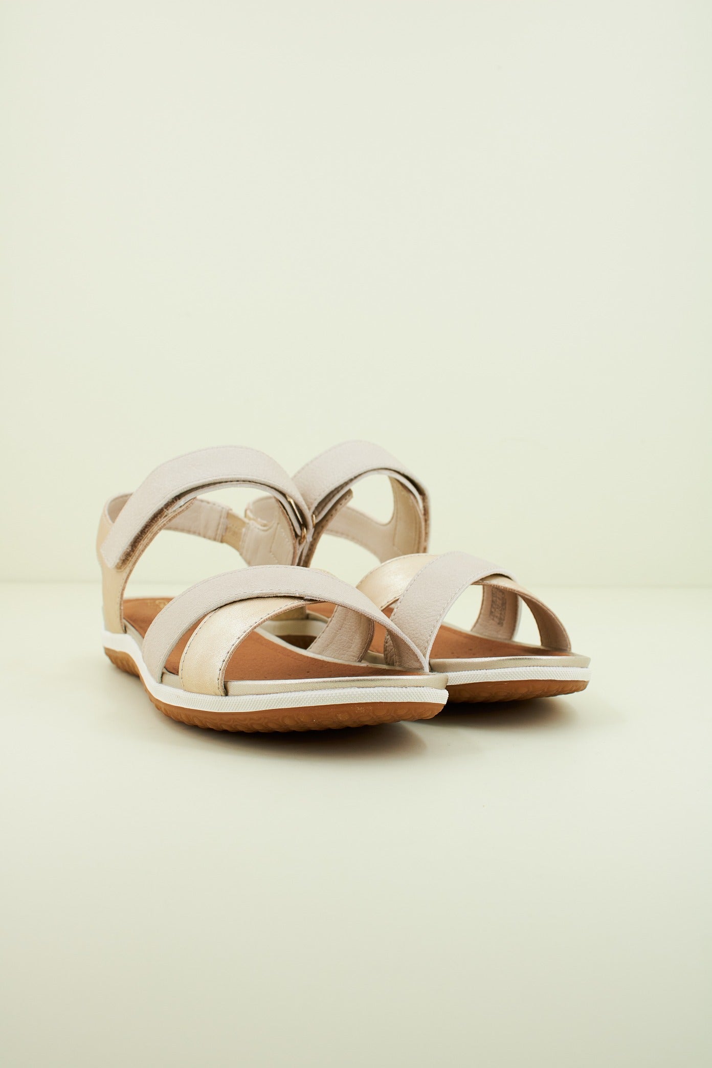 GEOX D SANDAL VEGA en color BEIS (2)