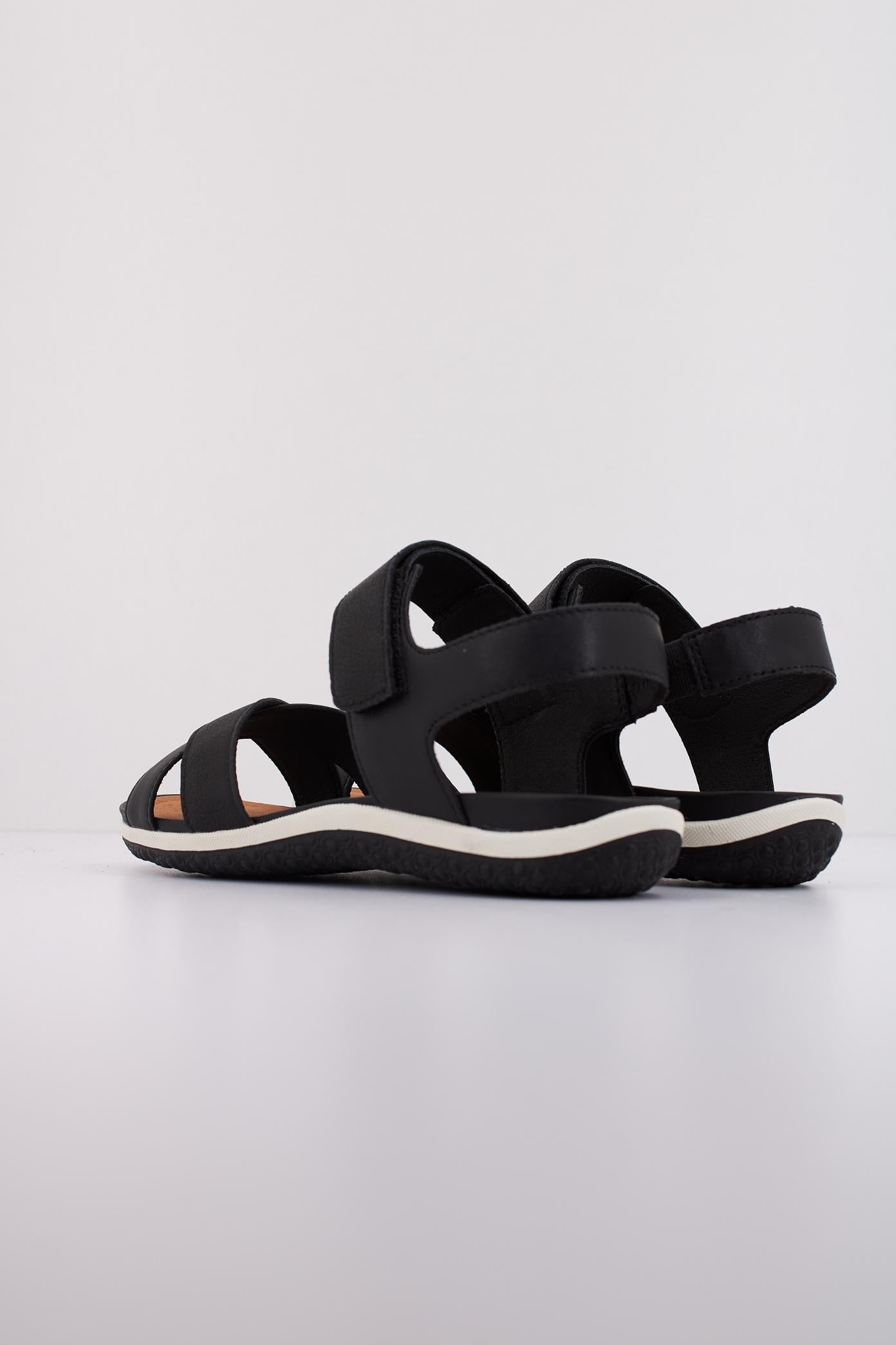 GEOX D SANDAL VEGA en color NEGRO (4)