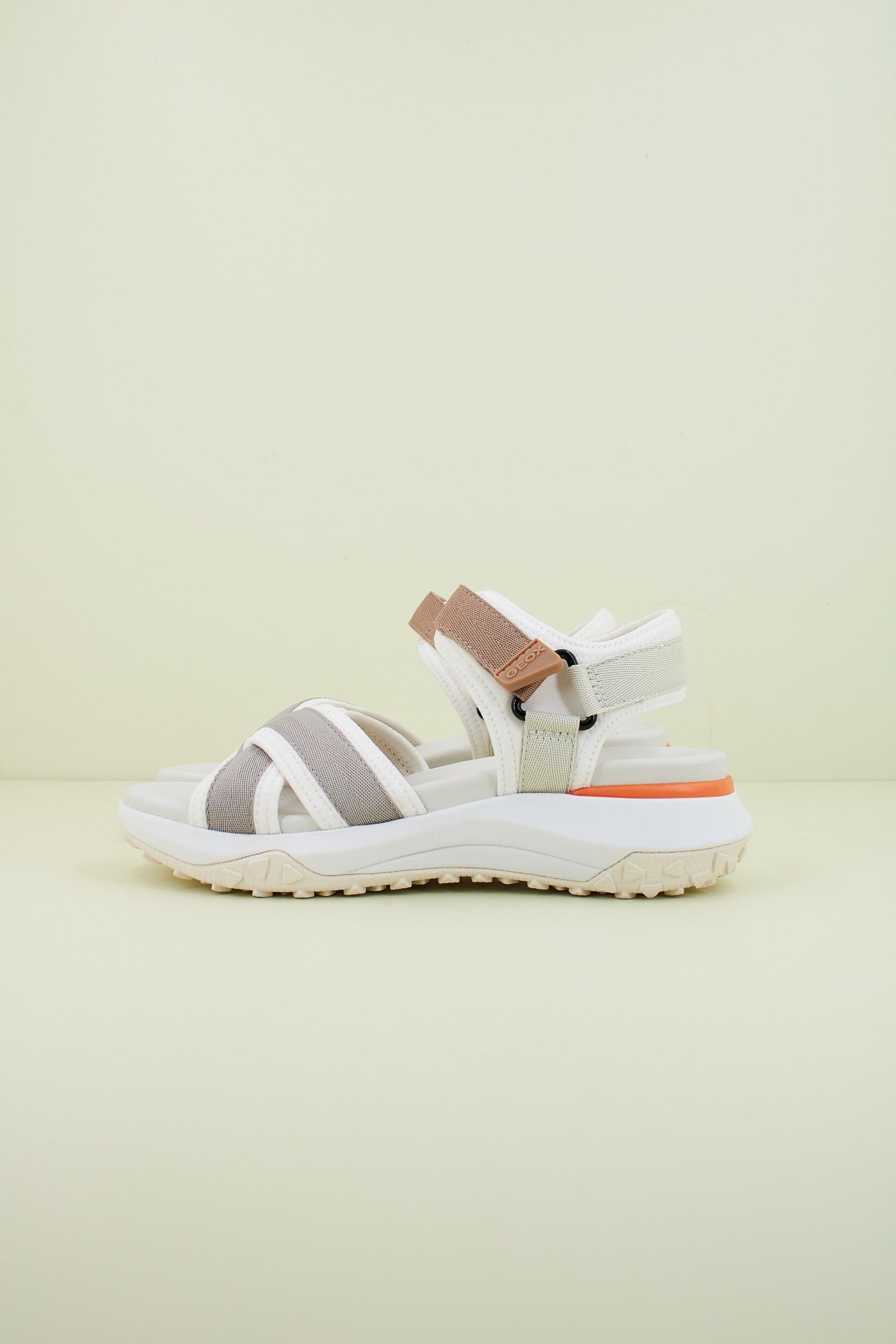 GEOX D SORAPIS + GRIP en color BLANCO (1)