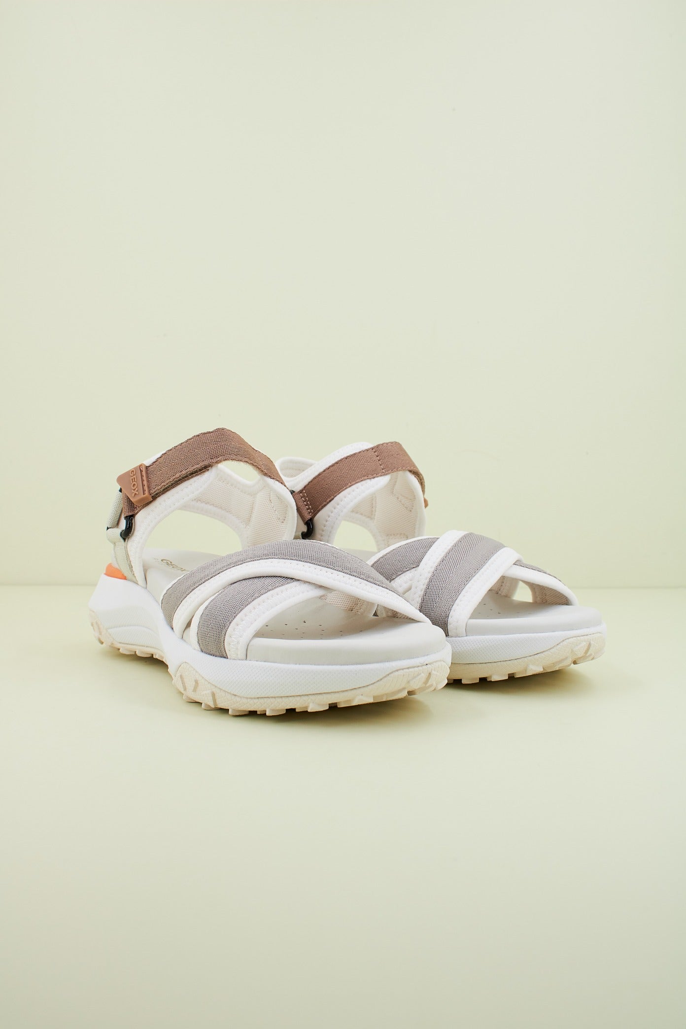 GEOX D SORAPIS + GRIP en color BLANCO (2)