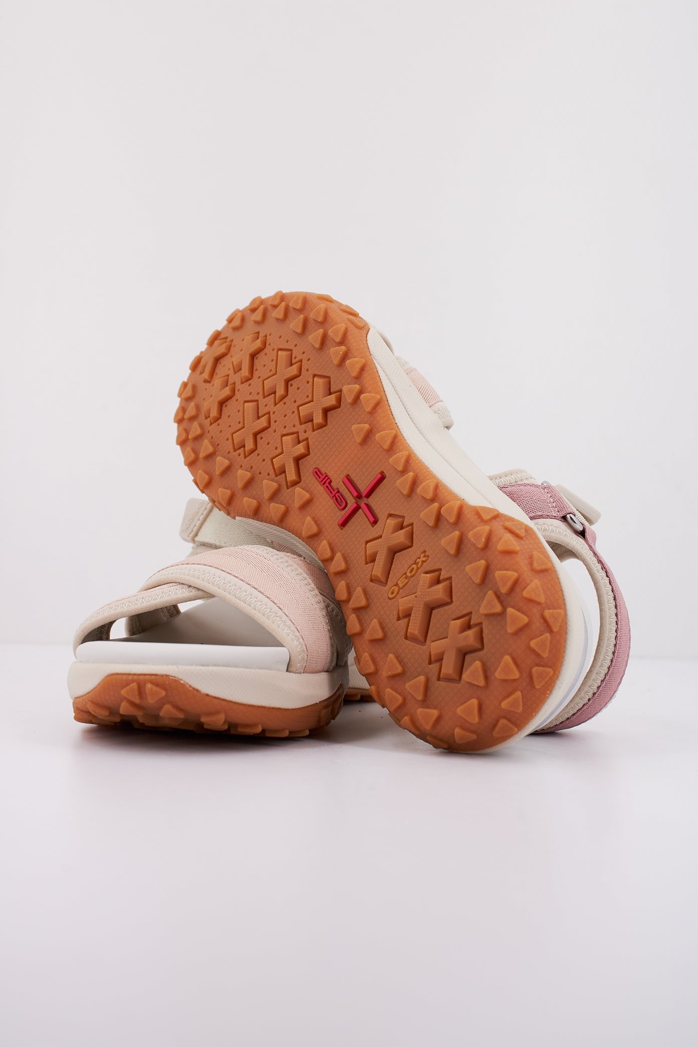 GEOX D SORAPIS + GRIP en color BEIS (5)