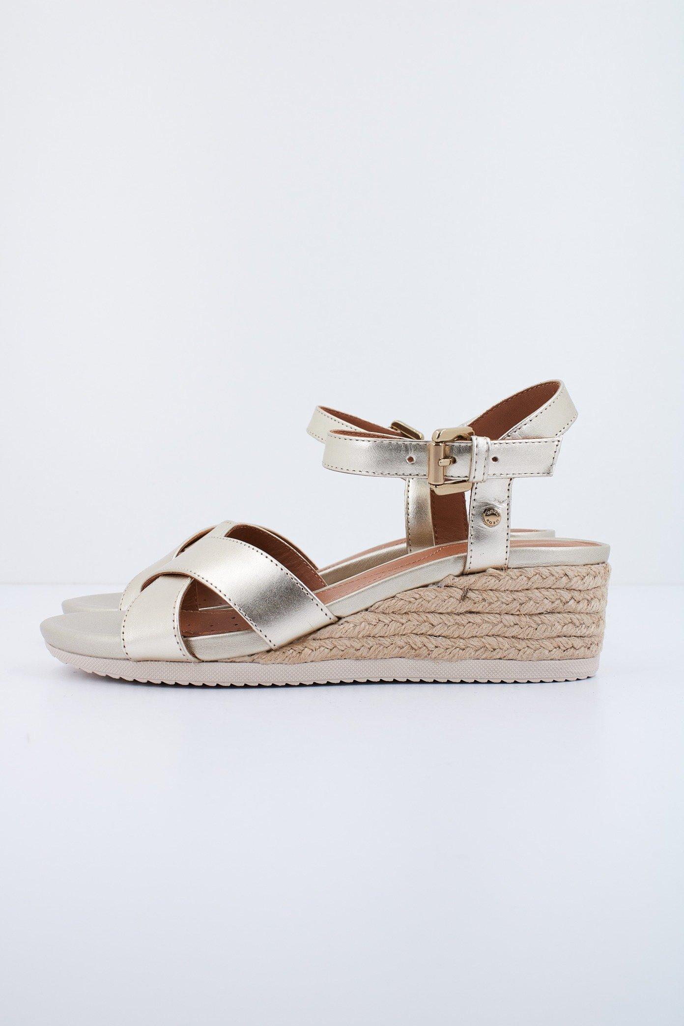 GEOX D ISCHIA CORDA en color ORO (1)