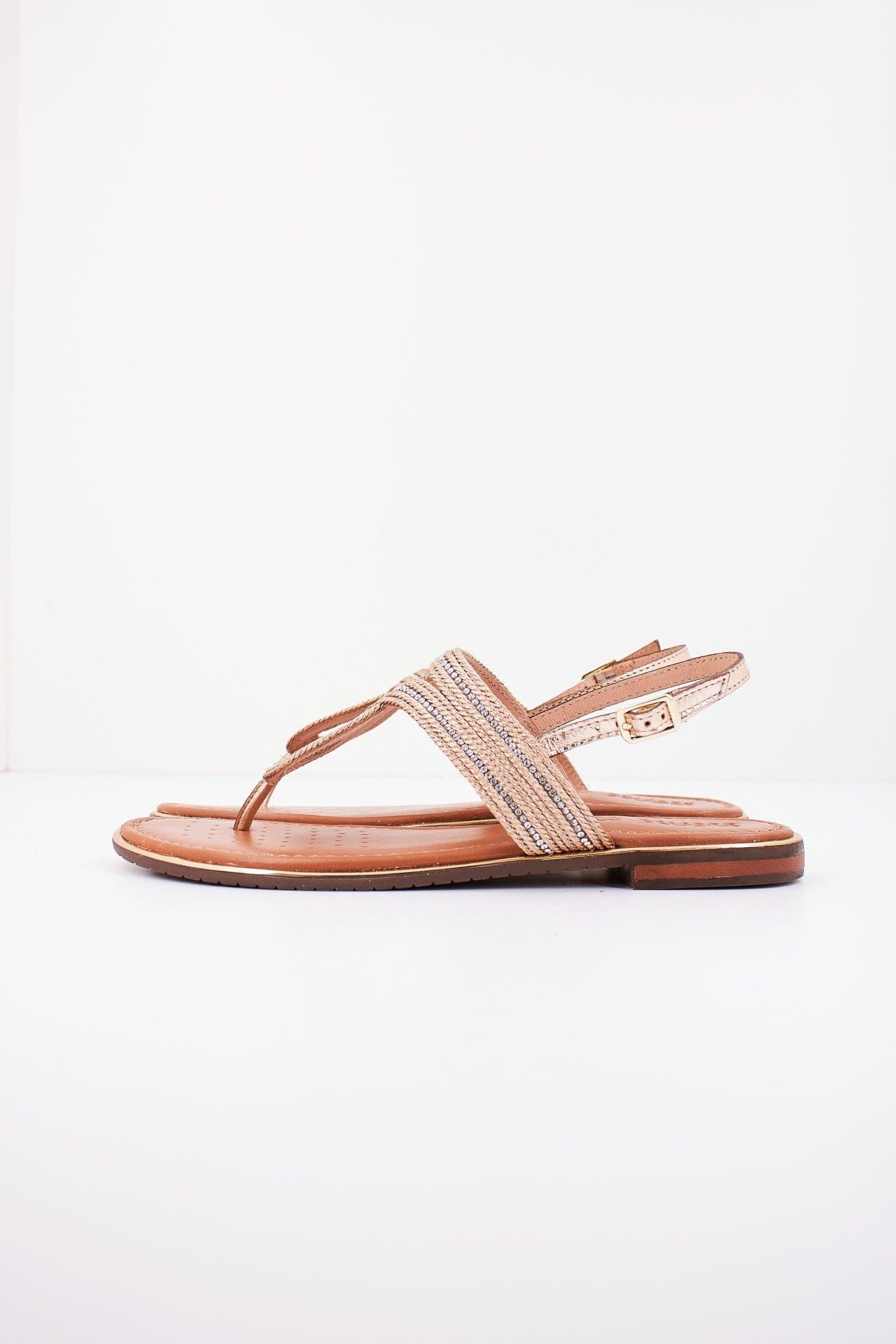 GEOX D SOZY PLUS en color ORO (1)