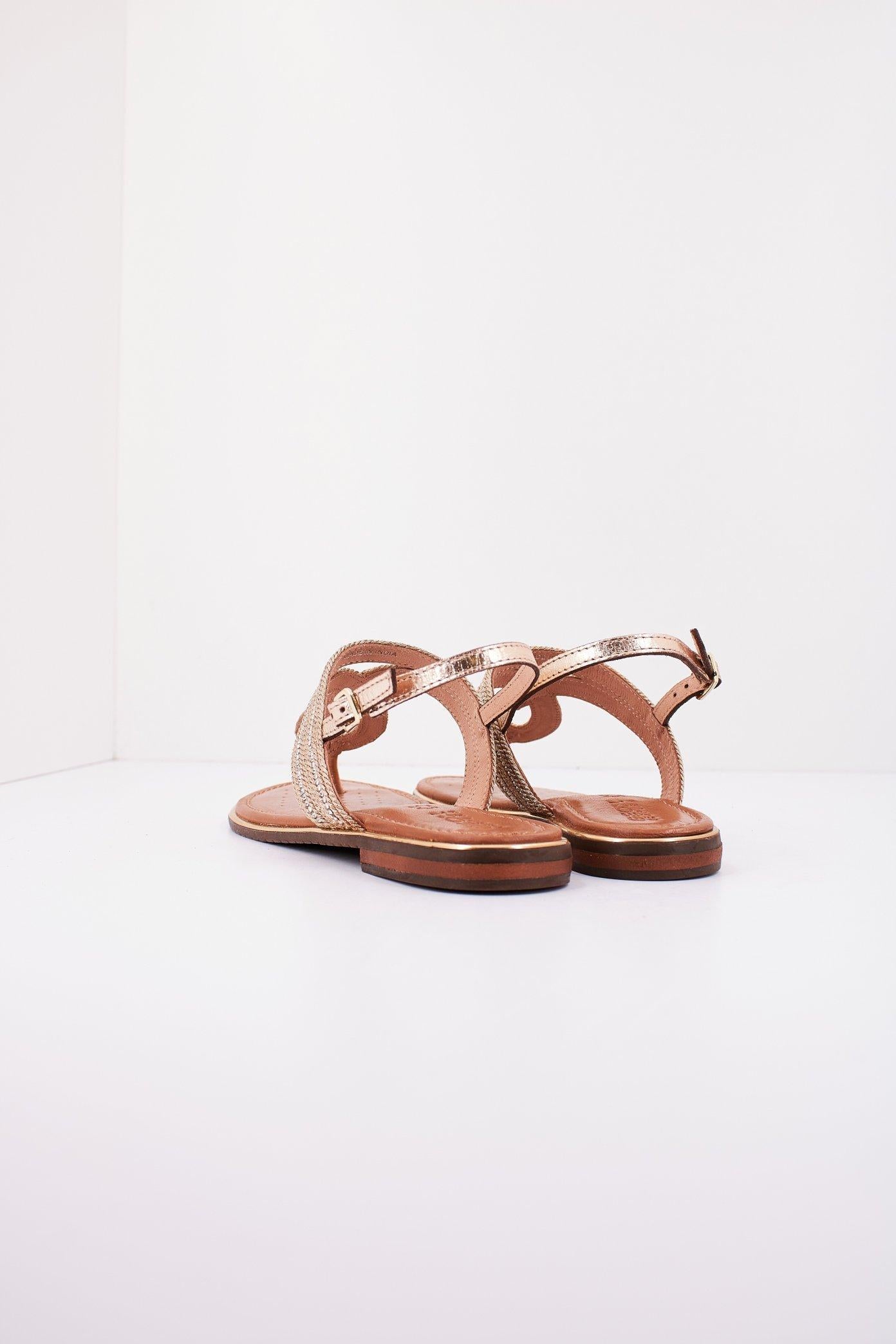 GEOX D SOZY PLUS en color ORO (3)